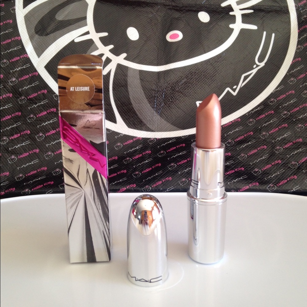 LAST ONE!💗HPx2!💗MAC Frost Lipstick, At Leisure - Picture 1 of 8